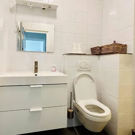Apartment Orange Near Erasmus